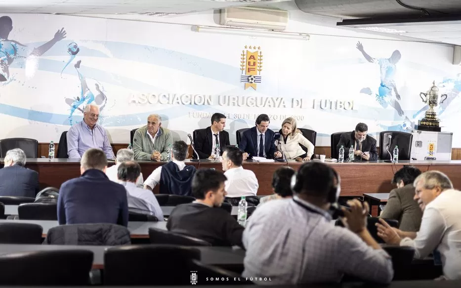 Imagen de AUF dio a conocer las empresas que ofertaron por los derechos de TV: hubo 17 propuestas