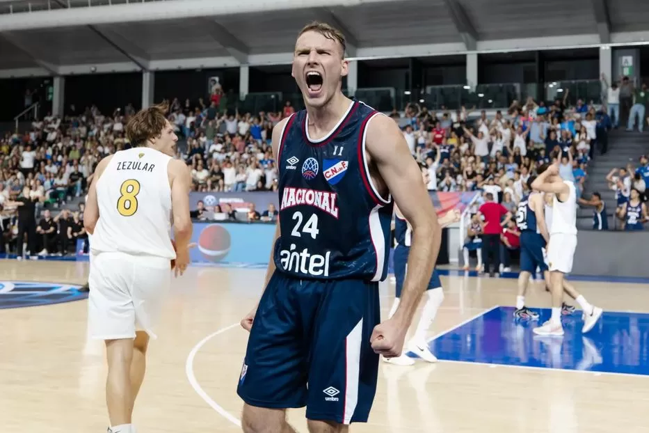 Imagen de Básquet: Nacional venció a Obras Sanitarias 75-71 por la Champions en Paysandú