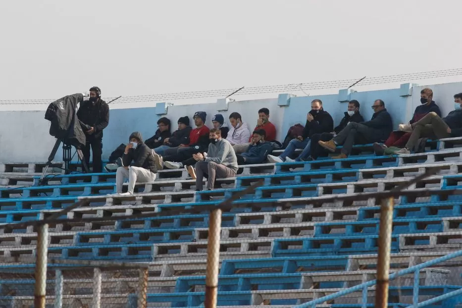Imagen de Cerro y Peñarol en el Tróccoli sin público visitante tras recomendación del Ministerio