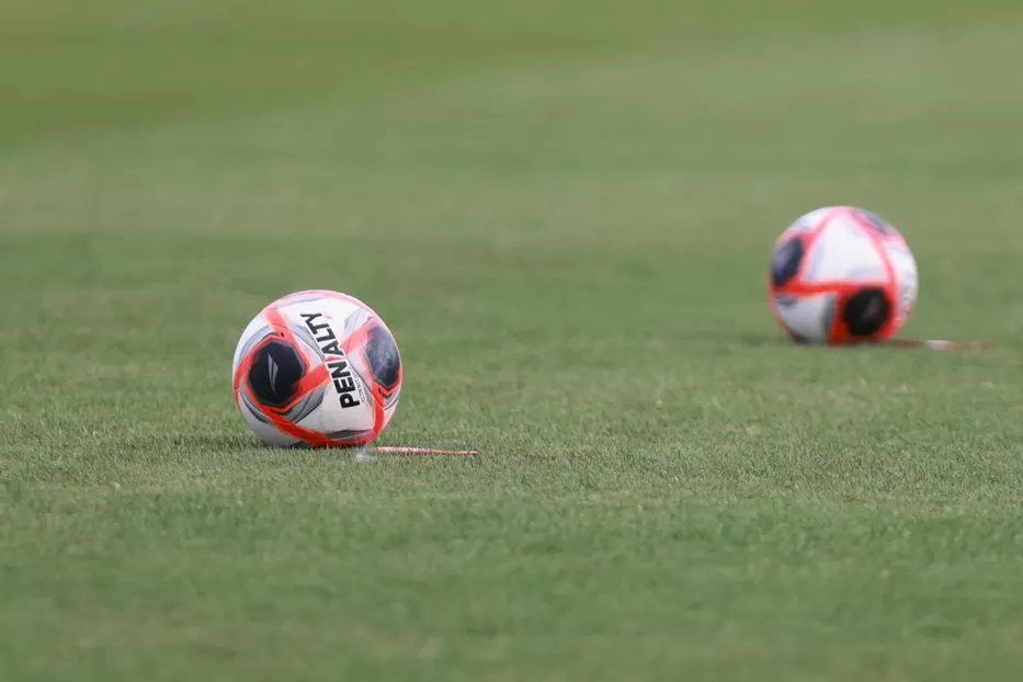 Imagen de Clubes se reunieron, sin Nacional ni Peñarol, por el reparto del dinero de la televisión