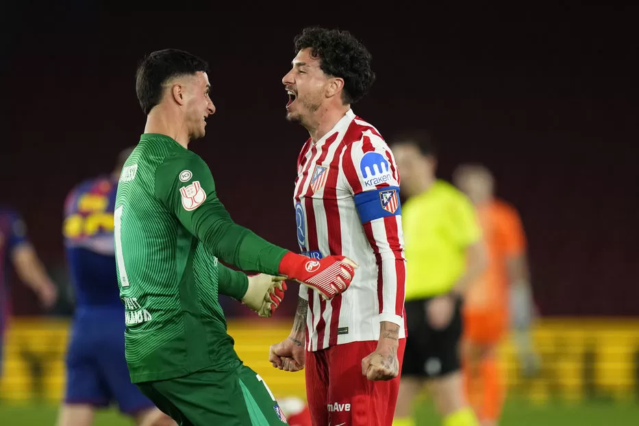 Imagen de Copa del Rey: Barcelona ganó y goleó pero Atlético, de Josema Giménez, es finalista