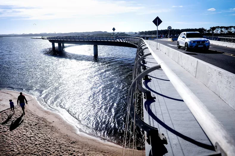 Imagen de Dinacia avanza con el proyecto de un aeropuerto en Rocha entre lagunas, mientras ambientalistas piden frenarlo