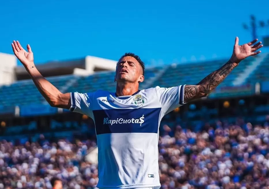 Imagen de Nacional: el lateral derecho uruguayo pretendido y los tres jugadores que no seguirán