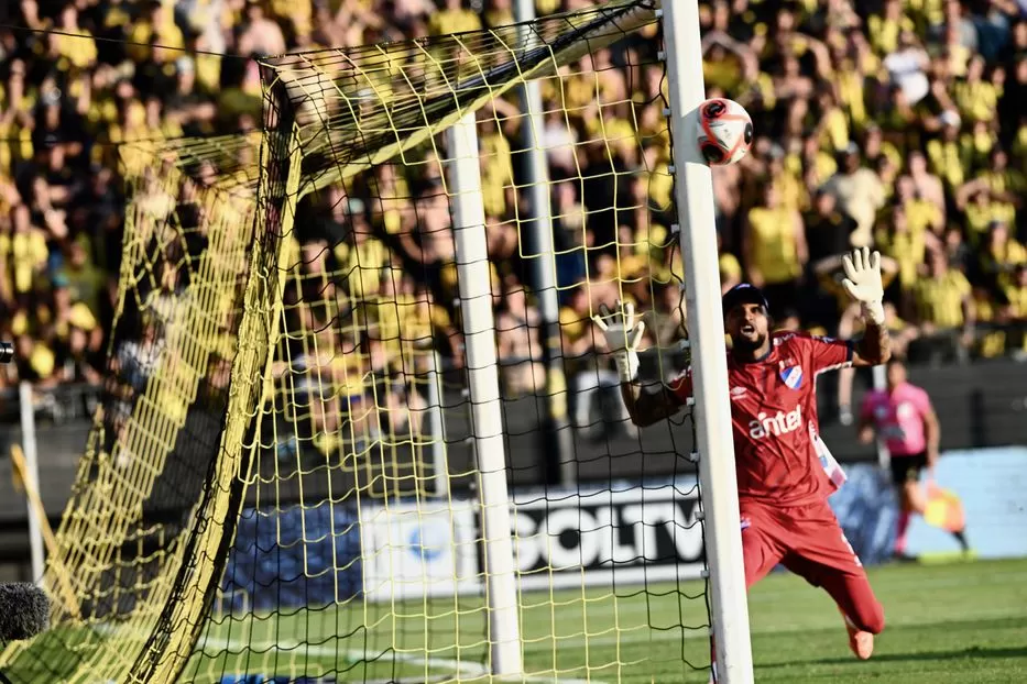 Imagen de Peñarol-Nacional: Un 2-2 marcado por los errores y sabor agridulce de los dos lados