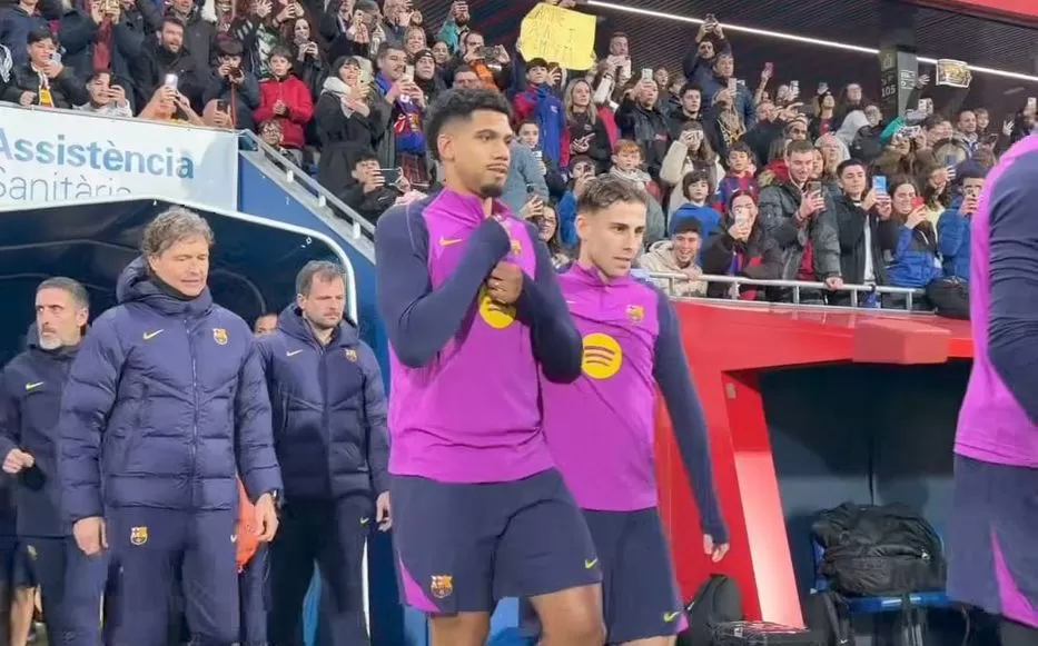 Imagen de Ronald Araujo volvió a entrenar con el Barcelona un mes después de su último partido